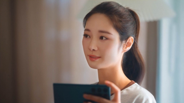 SKT 광고에 출연한 ‘가상인간’ 모델 나수아. [사진=SK텔레콤 제공]