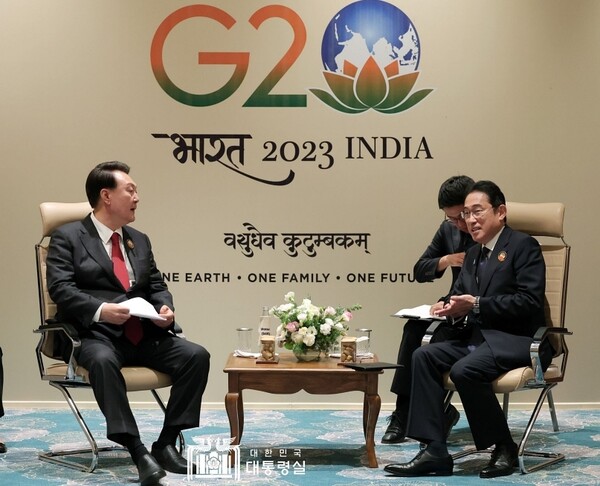  지난해 9월 인도 뉴델리에서 열린 'G20 정상회의'에 참석한 윤석열 대통령(왼쪽)과 일본 기시다 총리. [사진=대통령실]